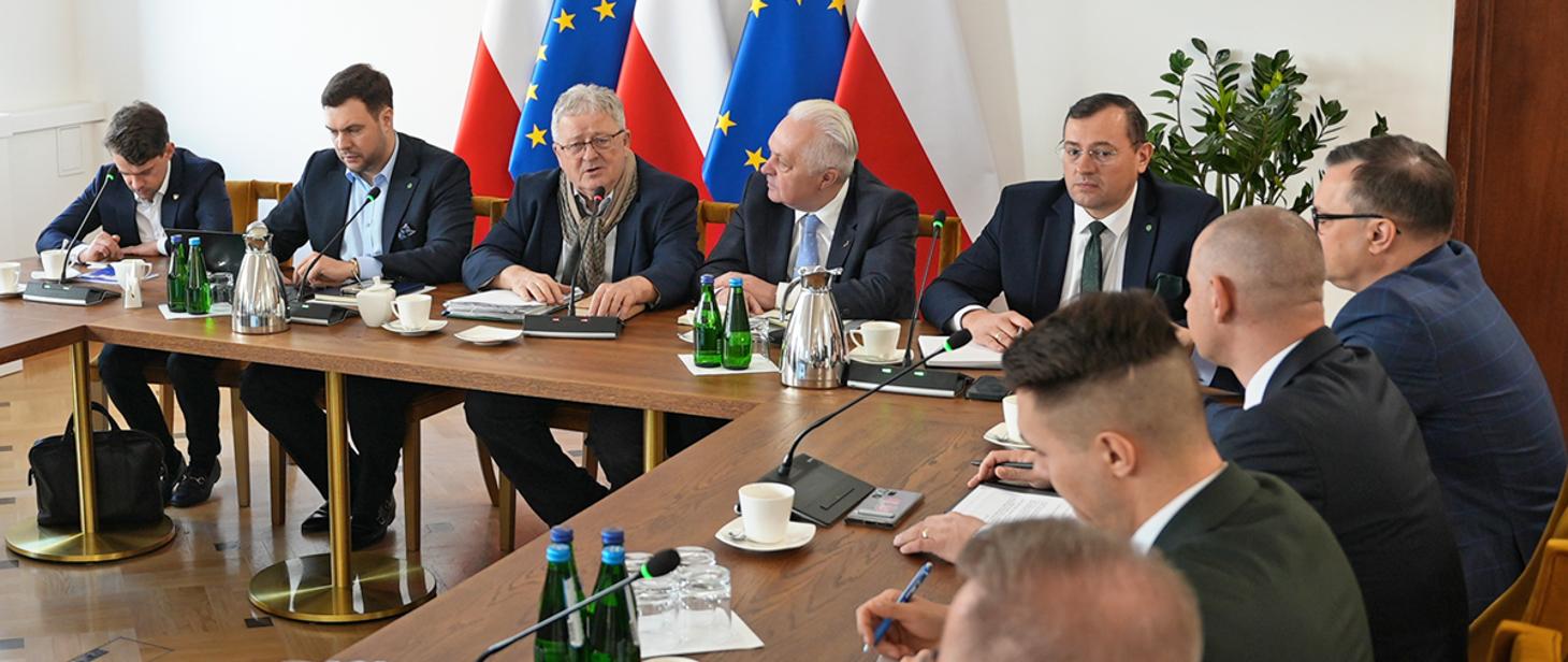 Uczestnicy sztabu kryzysowego MRiRW (Fot. MRiRW)
