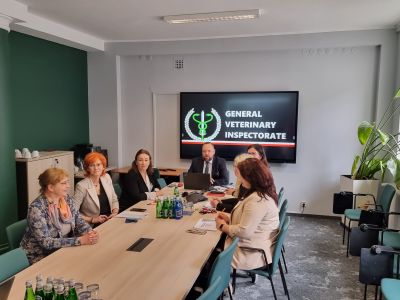 Przedstawiciele GIW wraz z tłumaczem podczas audytu
