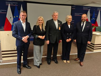 Uroczystość wręczenia odznaczeń w Głównym In