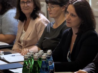 Na zdjęciu widać zastępców Głównego Lekarza Weterynarii oraz Dyrektor biura ds. Współpracy z zagranicą podczas otwarcia audytu. Na zdjęciu widać zastępców Głównego Lekarza Weterynarii oraz Dyrektor biura ds. Współpracy z zagranicą podczas otwarcia audytu.