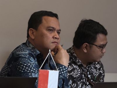 Na zdjęciu widać przedstawiciela indonezyjskiej administracji weterynaryjnej podczas rozpoczęcia audytu. Na zdjęciu widać przedstawiciela indonezyjskiej administracji weterynaryjnej podczas rozpoczęcia audytu.