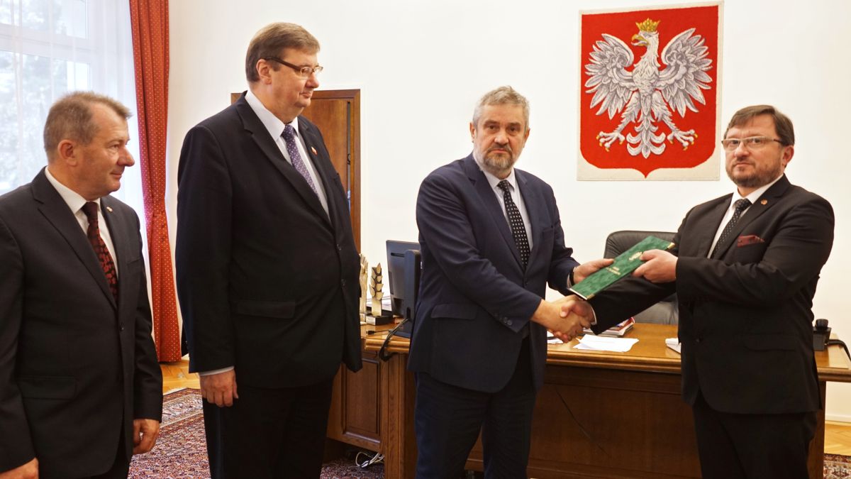 Minister Jan Krzysztof Ardanowski wręczył powoł