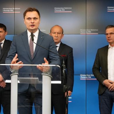 Podsekretarz stanu Krzysztof Ciecióra podczas wypowiedzi na konferencji (fot. MRiRW)